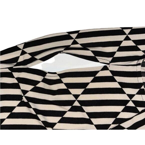 Marc Bouwer Women's Cold Shoulder Top Batwing Sleeves Navy & Tan Stripes EUC - Picture 5 of 7